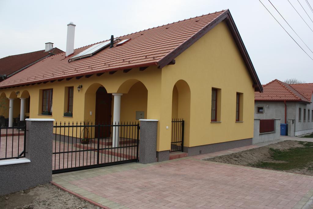 Kiserdo Vendeghaz Rajka Luaran gambar